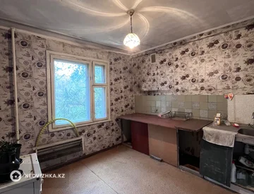3-комнатная квартира, этаж 1 из 6, 65 м², миниатюра 1