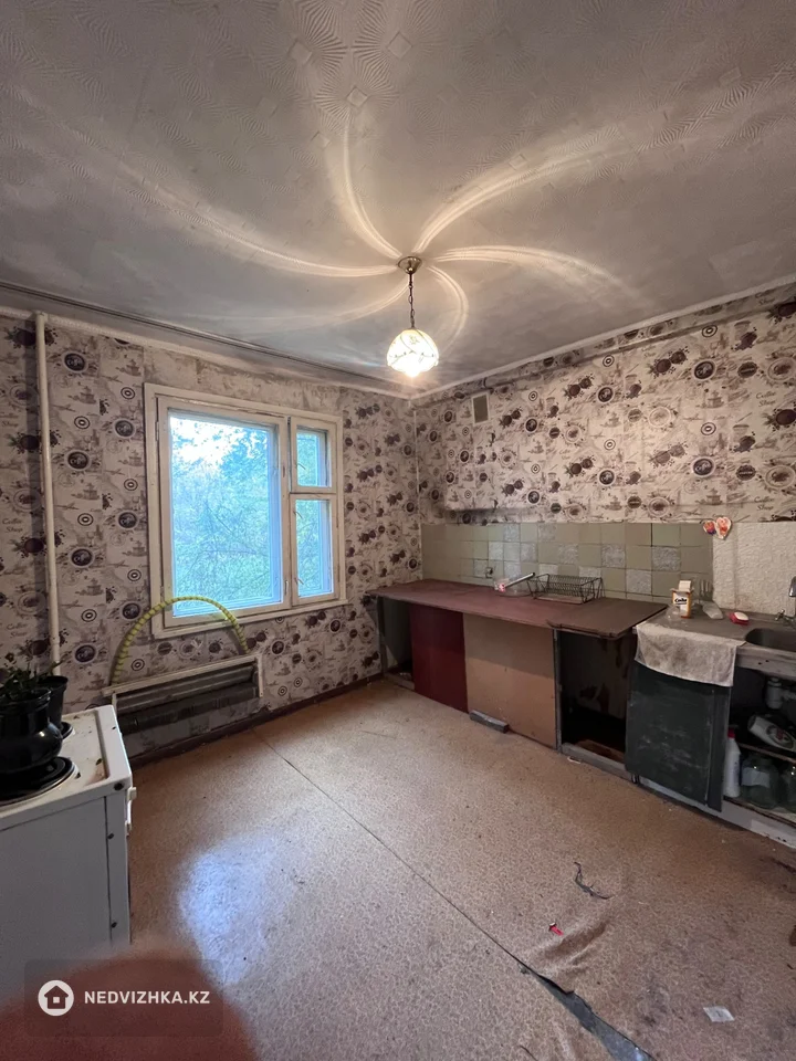 3-комнатная квартира, этаж 1 из 6, 65 м²