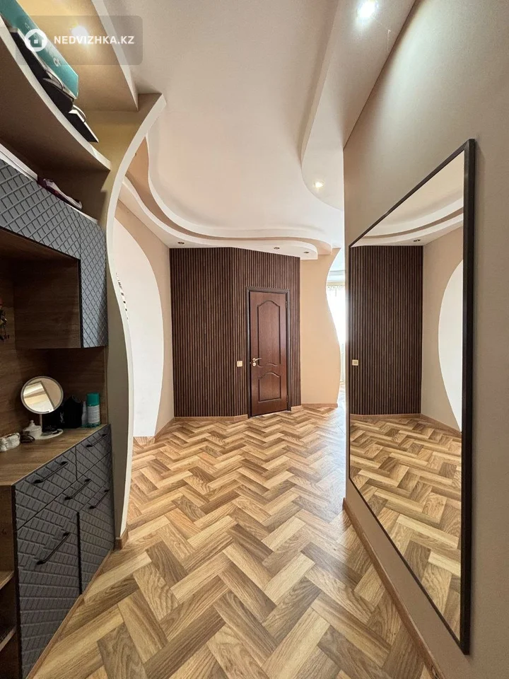 7-комнатный дом, 10 соток, 297 м², фотография 4