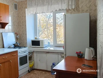 2-комнатная квартира, этаж 5 из 5, 42 м², На длительный срок, миниатюра 1