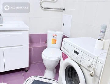1-комнатная квартира, этаж 11 из 15, 50 м², Посуточно, миниатюра 6