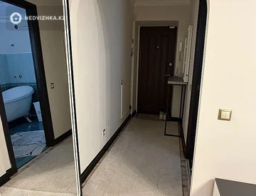 2-комнатная квартира, этаж 3 из 5, 60 м², На длительный срок, миниатюра 8