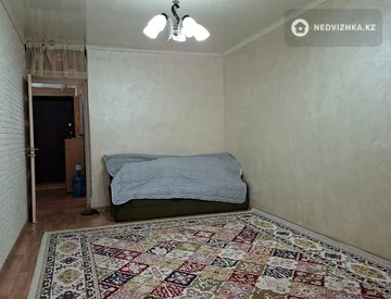 2-комнатная квартира, этаж 4 из 9, 52 м², миниатюра 2