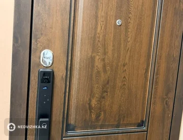 2-комнатная квартира, этаж 8 из 10, 65 м², миниатюра 10