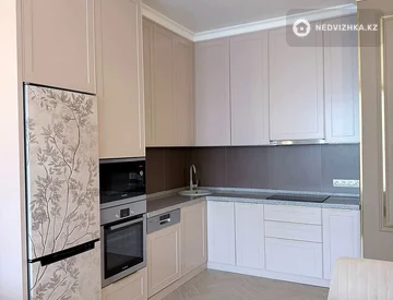 2-комнатная квартира, этаж 8 из 12, 55 м², На длительный срок, миниатюра 1