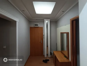 3-комнатная квартира, этаж 1 из 5, 70 м², миниатюра 1