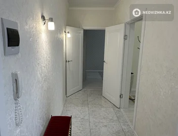 2-комнатная квартира, этаж 4 из 9, 78 м², На длительный срок, миниатюра 5
