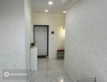 2-комнатная квартира, этаж 4 из 9, 78 м², На длительный срок, миниатюра 2