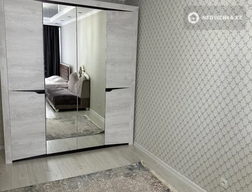 2-комнатная квартира, этаж 4 из 9, 78 м², На длительный срок, миниатюра 12