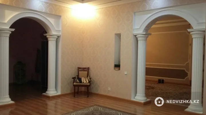 7-комнатный дом, 10 соток, 560 м², фотография 5