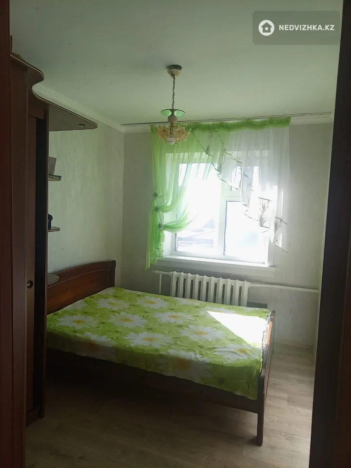 4-комнатная квартира, этаж 5 из 5, 62 м², фотография 2