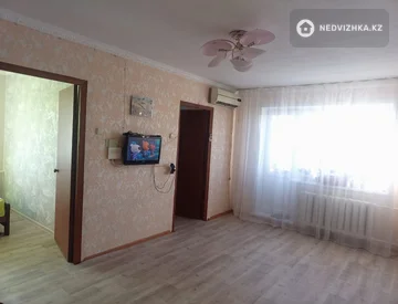 4-комнатная квартира, этаж 5 из 5, 62 м², миниатюра 1
