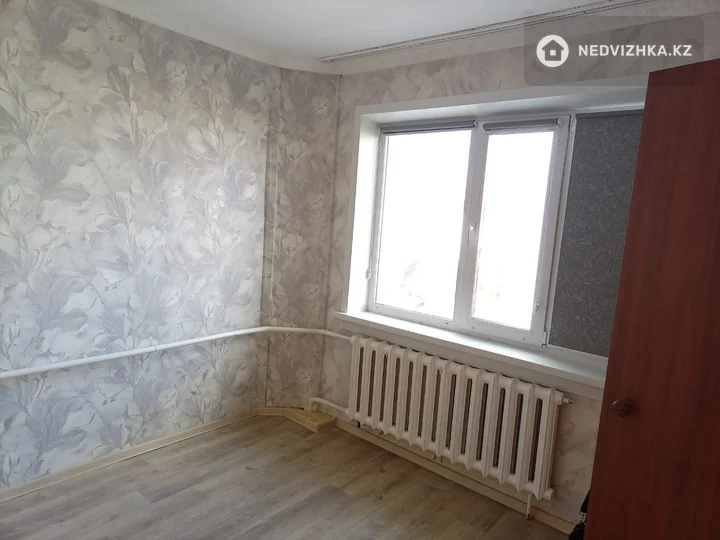4-комнатная квартира, этаж 5 из 5, 62 м², фотография 4