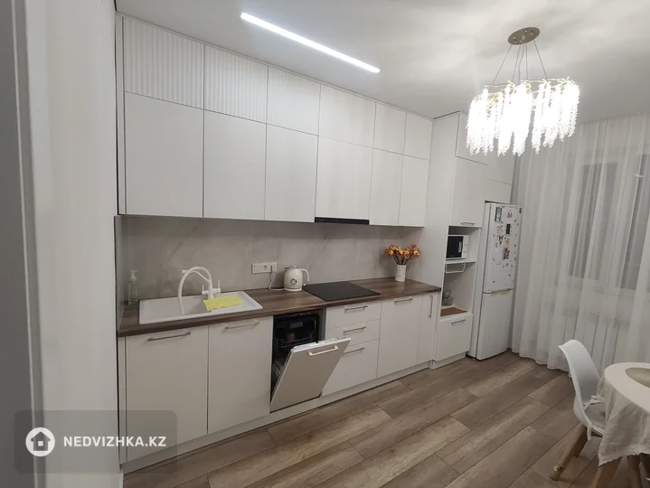 1-комнатная квартира, этаж 14 из 16, 49 м², фотография 3
