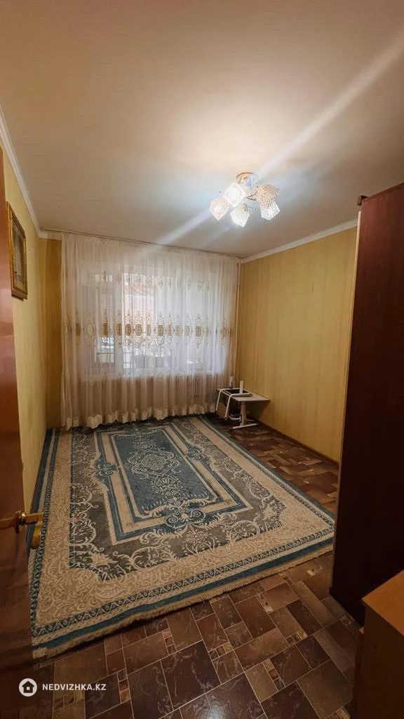 4-комнатная квартира, этаж 4 из 5, 91 м²