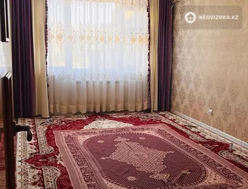4-комнатная квартира, этаж 4 из 5, 91 м², миниатюра 3