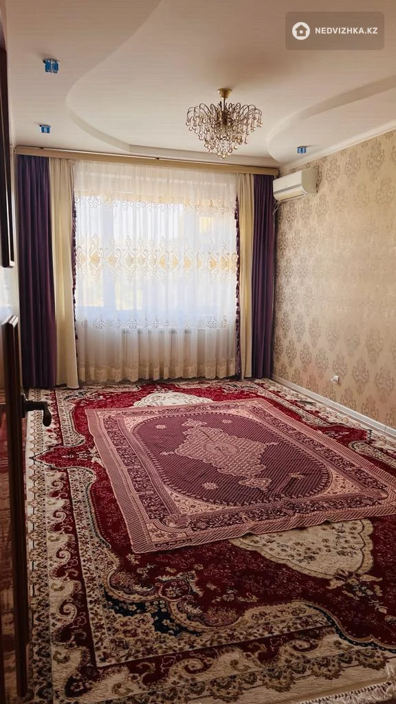 4-комнатная квартира, этаж 4 из 5, 91 м², фотография 3