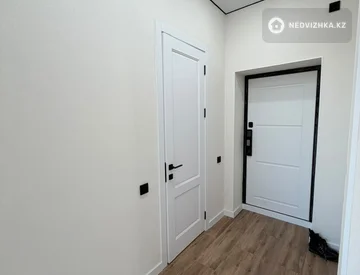 1-комнатная квартира, этаж 7 из 9, 38 м², миниатюра 12