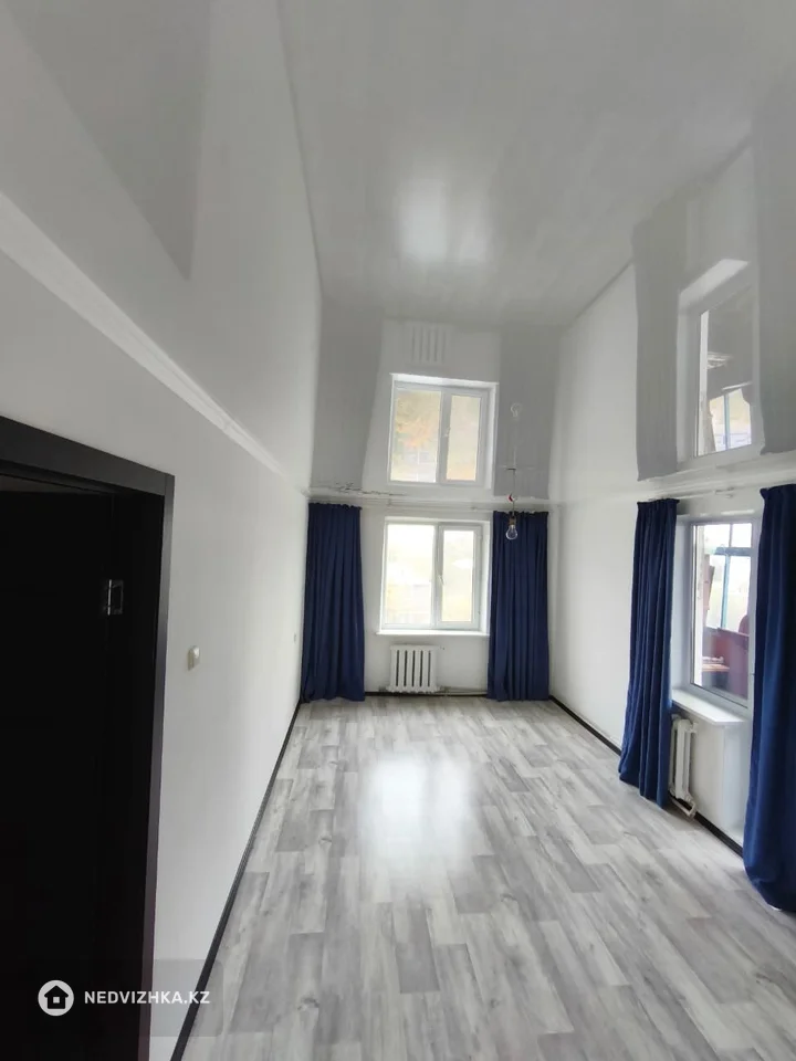 2-комнатная квартира, этаж 9 из 9, 54 м²