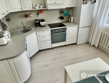 2-комнатная квартира, этаж 9 из 13, 78 м², На длительный срок, миниатюра 1
