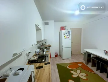 2-комнатная квартира, этаж 2 из 5, 62 м², миниатюра 4