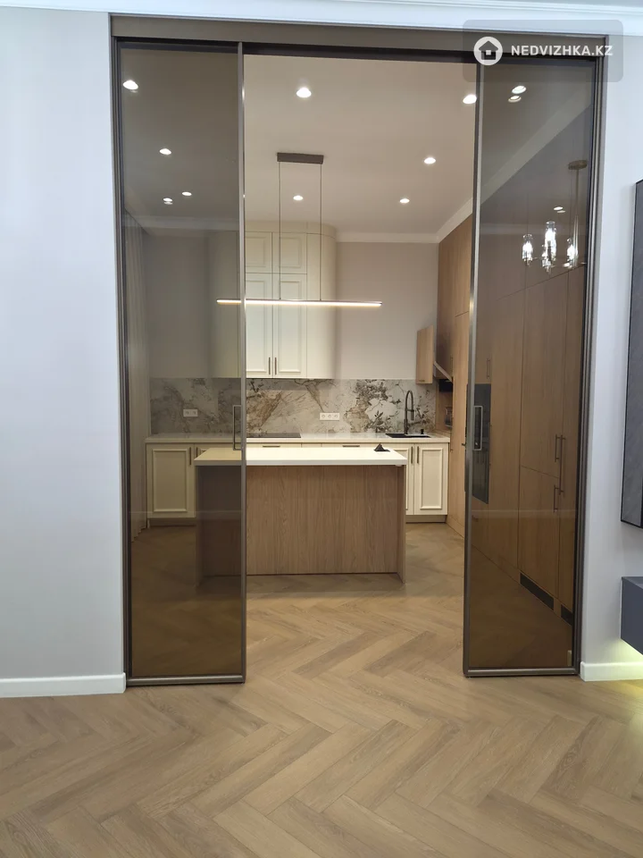 3-комнатная квартира, этаж 11 из 14, 111 м², фотография 4