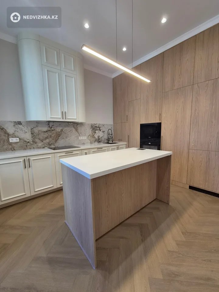3-комнатная квартира, этаж 11 из 14, 111 м², фотография 2