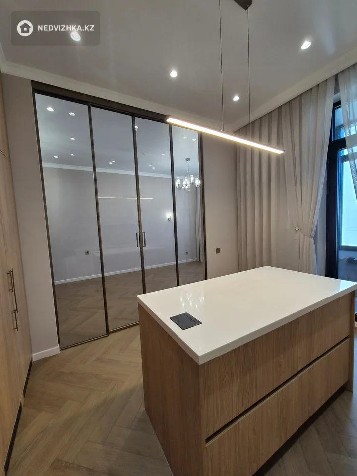 3-комнатная квартира, этаж 11 из 14, 111 м², фотография 5