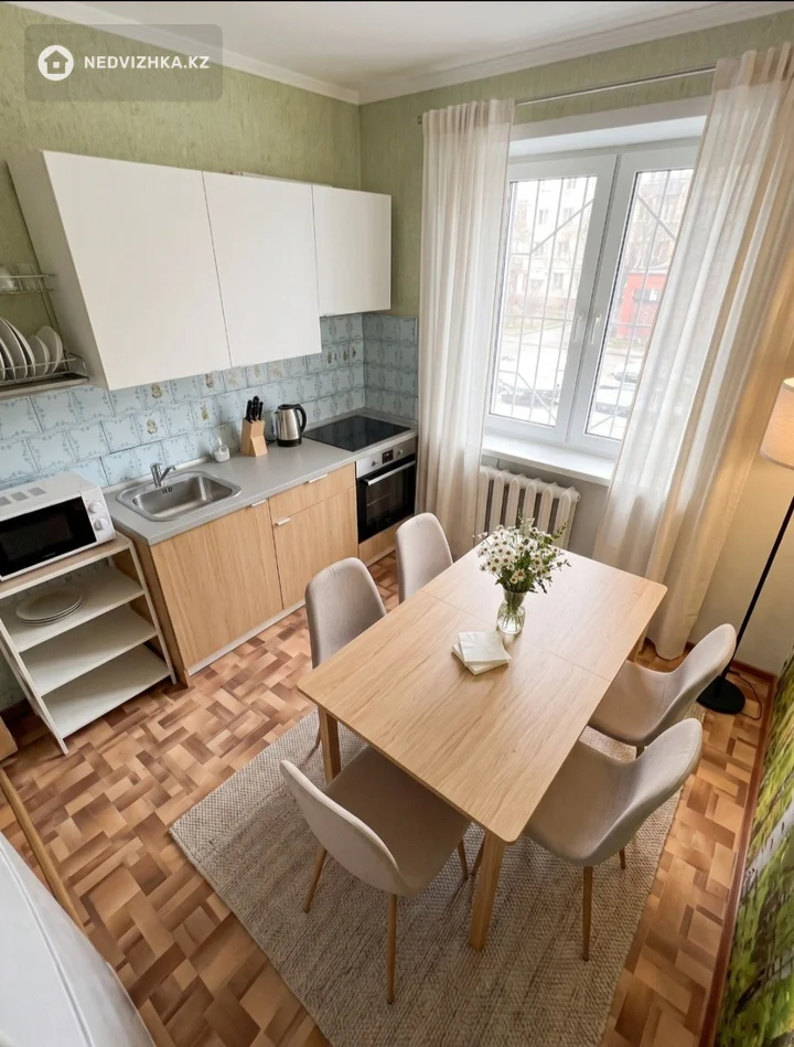 5-комнатная квартира, этаж 1 из 9, 100 м²