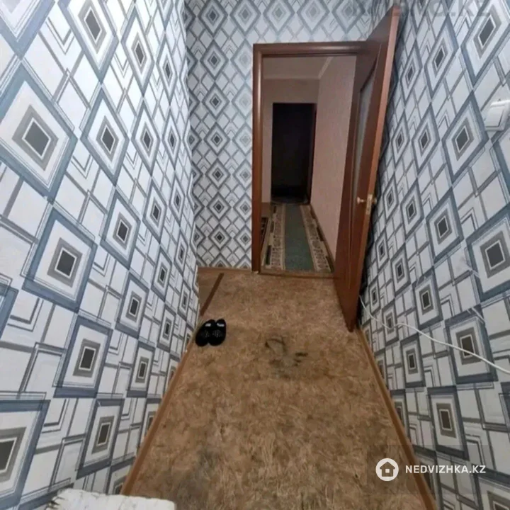 3-комнатная квартира, этаж 2 из 5, 65 м², фотография 2