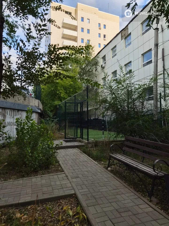 3-комнатная квартира, этаж 4 из 10, 104 м², фотография 5