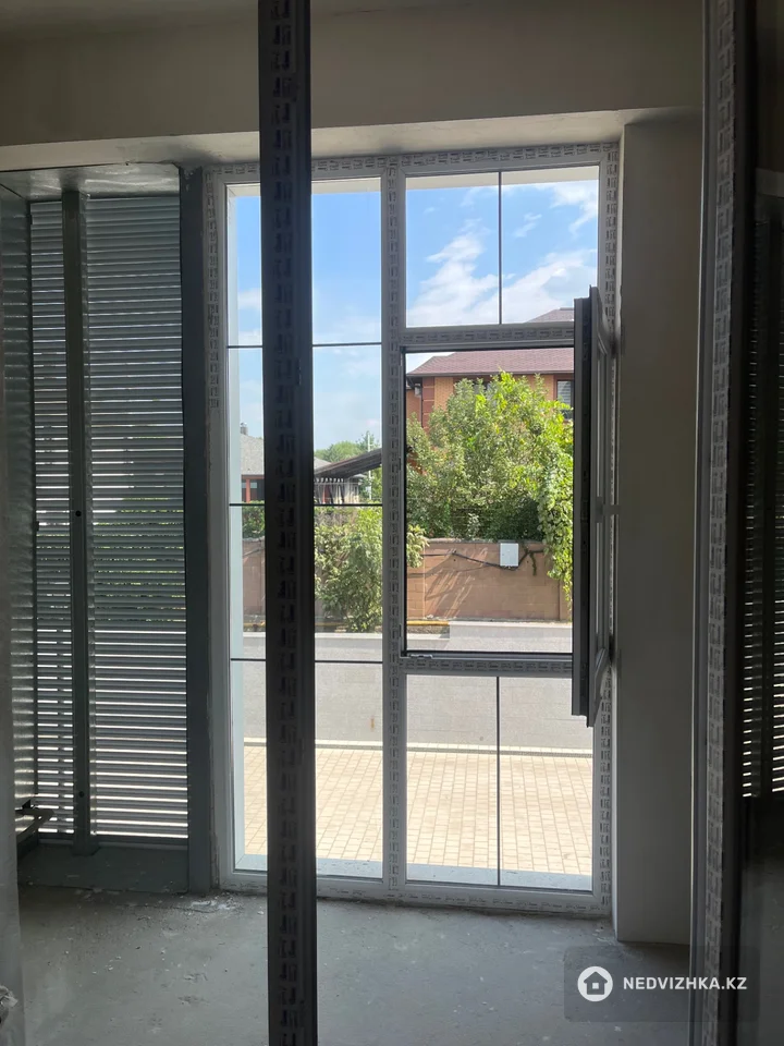 1-комнатная квартира, этаж 2 из 5, 54 м², фотография 2
