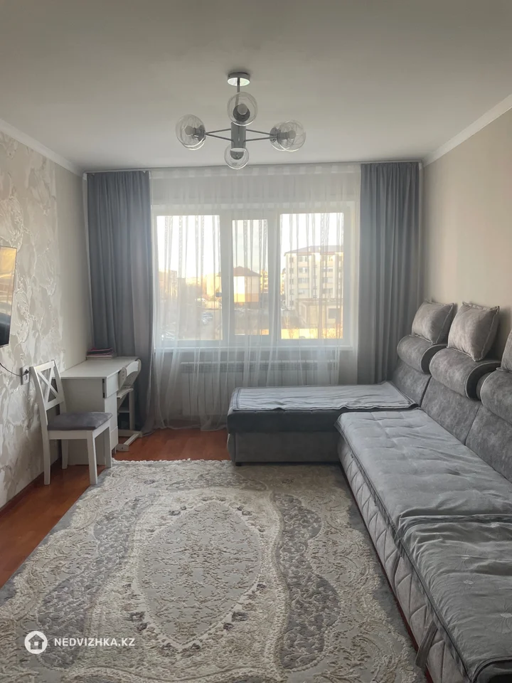 3-комнатная квартира, этаж 3 из 9, 69 м², фотография 2