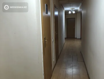 4-комнатная квартира, этаж 1 из 12, 86 м², миниатюра 2