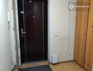 4-комнатная квартира, этаж 1 из 12, 86 м², миниатюра 1