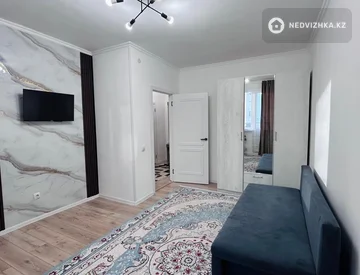1-комнатная квартира, этаж 4 из 9, 40 м², миниатюра 2
