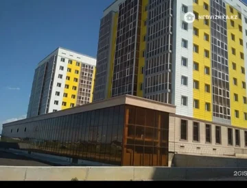 3-комнатная квартира, этаж 4 из 9, 69 м², миниатюра 1
