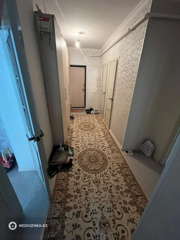 2-комнатная квартира, этаж 1 из 9, 60 м²