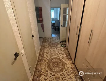2-комнатная квартира, этаж 1 из 9, 60 м², миниатюра 2