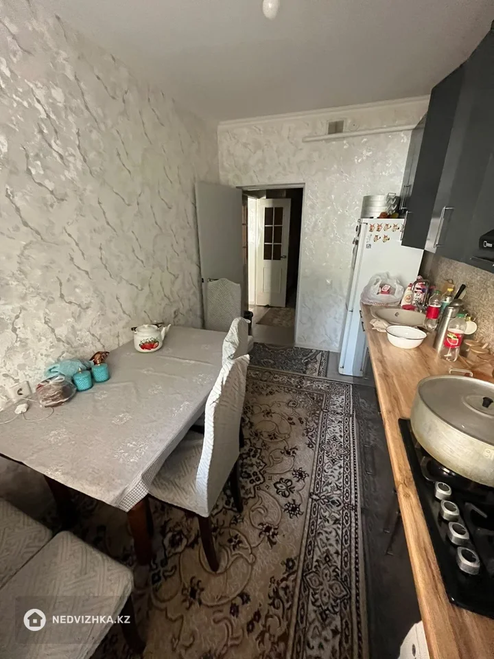 2-комнатная квартира, этаж 1 из 9, 60 м², фотография 4