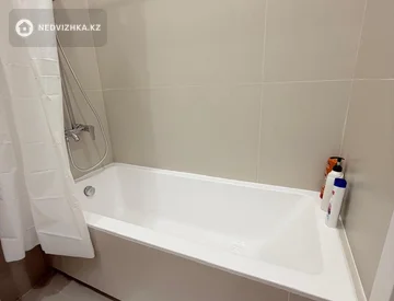 2-комнатная квартира, этаж 9 из 9, 40 м², Посуточно, миниатюра 7