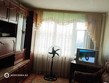 2-комнатная квартира, этаж 10 из 12, 50 м², миниатюра 1