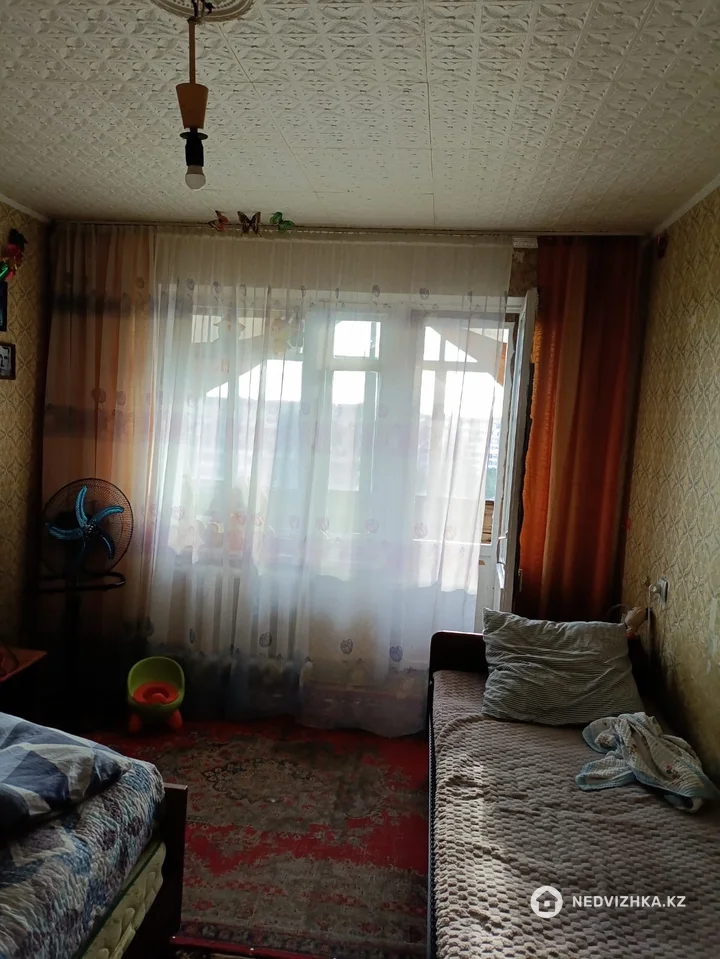 2-комнатная квартира, этаж 10 из 12, 50 м², фотография 2