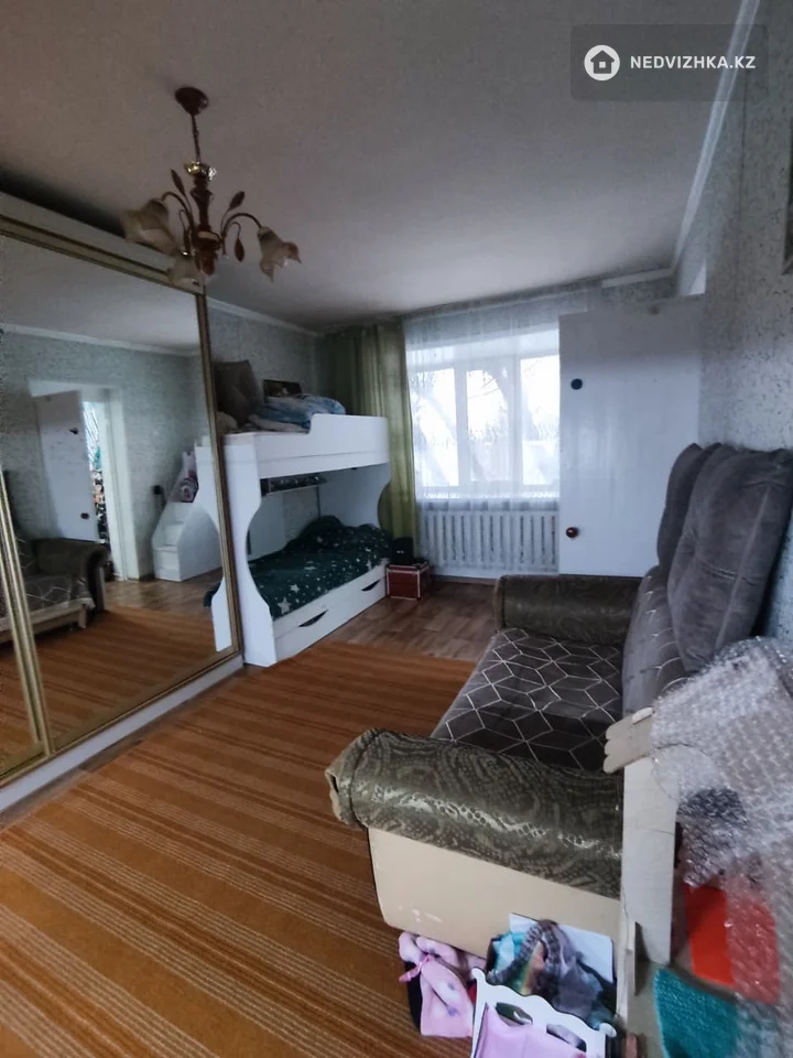 2-комнатная квартира, этаж 2 из 2, 54 м², фотография 3