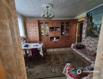 3-комнатная квартира, этаж 8 из 9, 54 м², миниатюра 1
