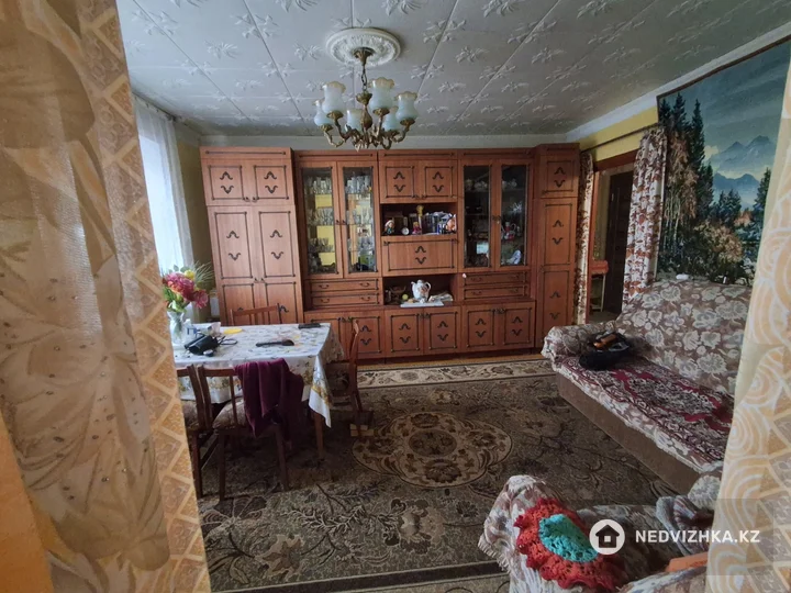 3-комнатная квартира, этаж 8 из 9, 54 м²