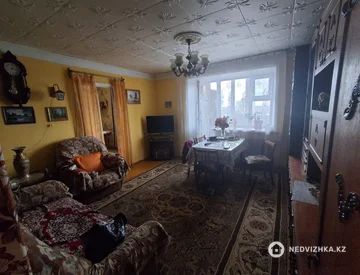3-комнатная квартира, этаж 8 из 9, 54 м², миниатюра 2