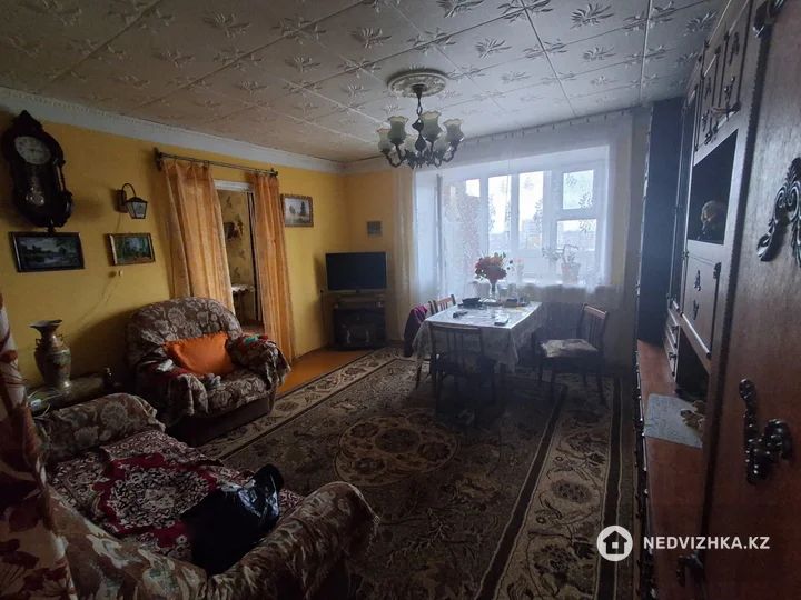 3-комнатная квартира, этаж 8 из 9, 54 м², фотография 2