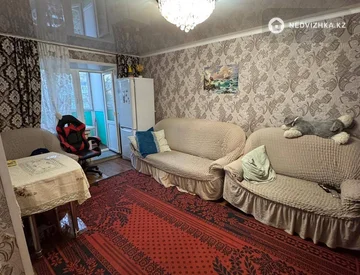 3-комнатная квартира, этаж 2 из 4, 53 м², миниатюра 1