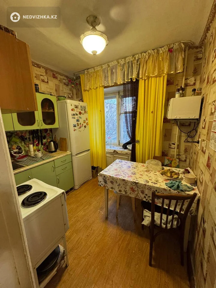 3-комнатная квартира, этаж 2 из 4, 53 м², фотография 5